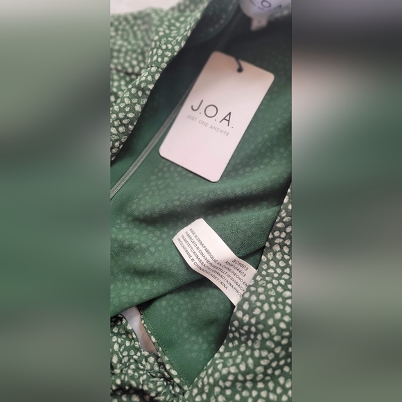 NWT! J.O.A. Anthropologie Spring Polka Dot Print Women's Ariel Wrap Crop Top XS - Picture 11 of 16